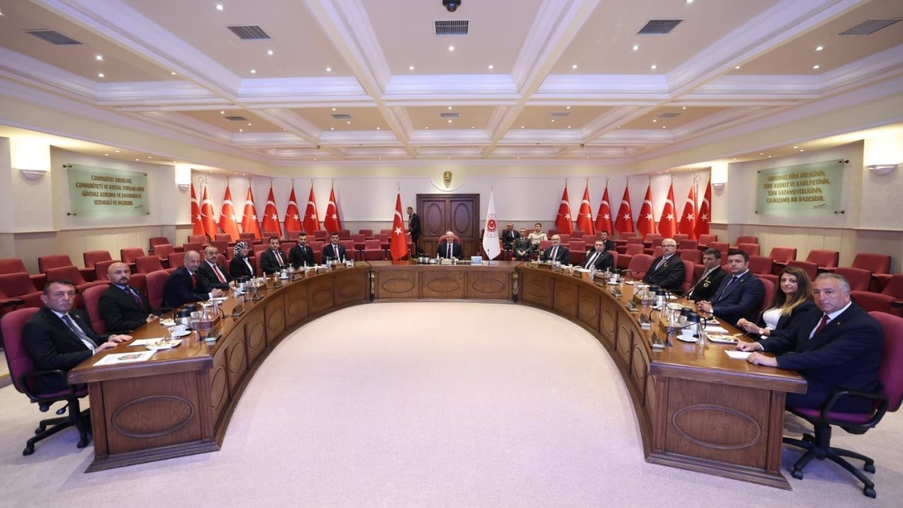 Bakan Güler, Türkiye Harp Malulü Gaziler, Şehit Dul ve Yetimleri Derneği Genel Başkanı Işık’ı kabul etti