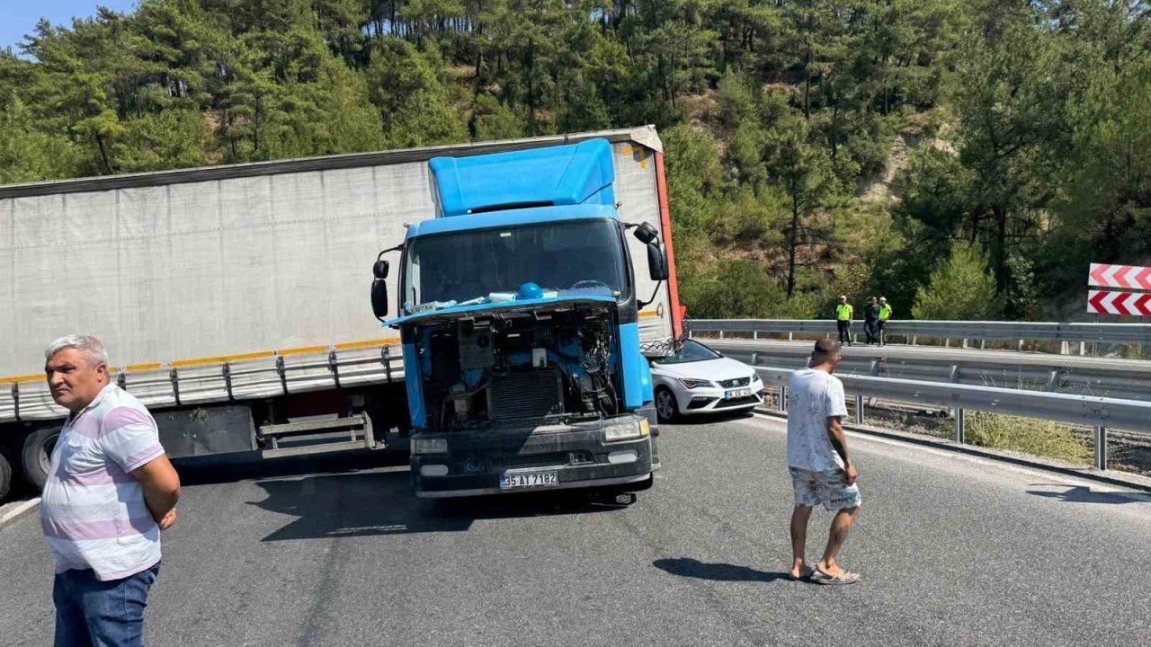 Arızalanan tır İzmir - Manisa yolunu kapattı!