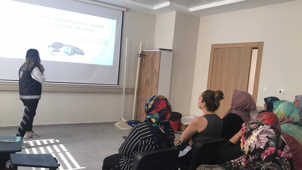 Turgutlu'da, Ahmetlili kadınlara ‘Kadına Şiddet ve KADES’ eğitimi