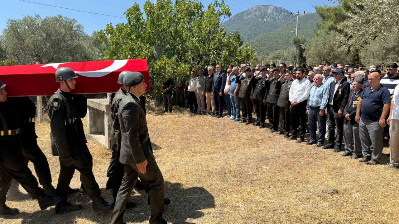 Kemalpaşalı Kıbrıs Gazisi son yolculuğuna uğurlandı