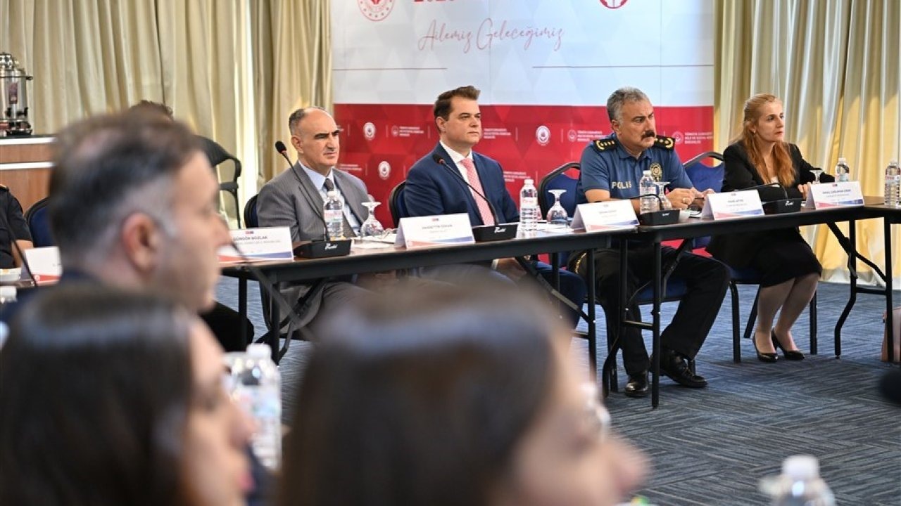 Manisa’da Geçici Koruyucu Aile Modeli Paydaş Toplantısı Düzenlendi