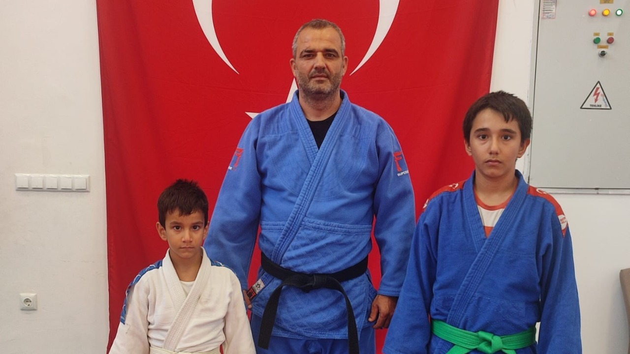 Baba ve oğulları judoda aynı yolda
