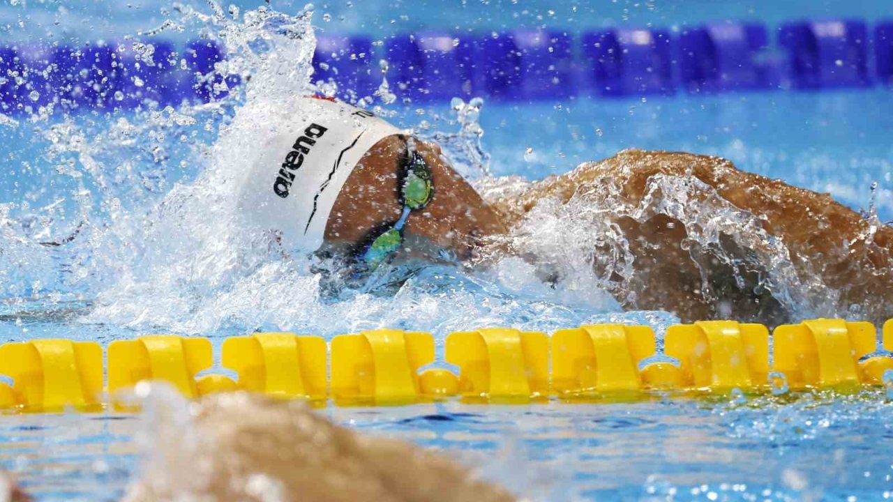 Milli yüzücü Tunçelli, bir kez daha dünya şampiyonu oldu