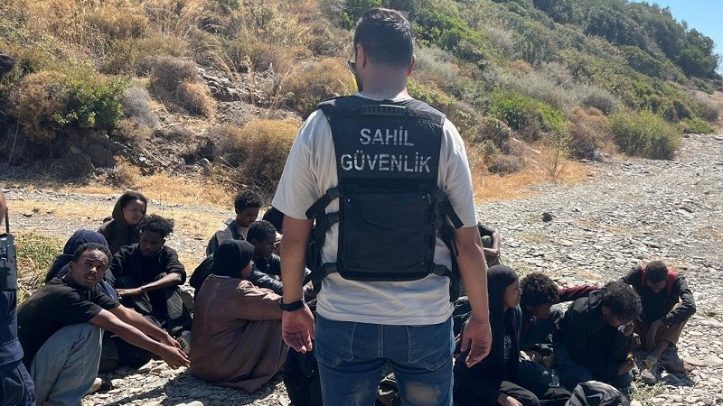 İzmir’de 47 düzensiz göçmen yakalandı!