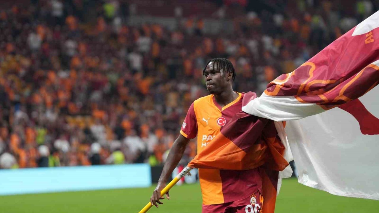 Wilfried Singo, Galatasaray formasıyla ilk maçına çıktı