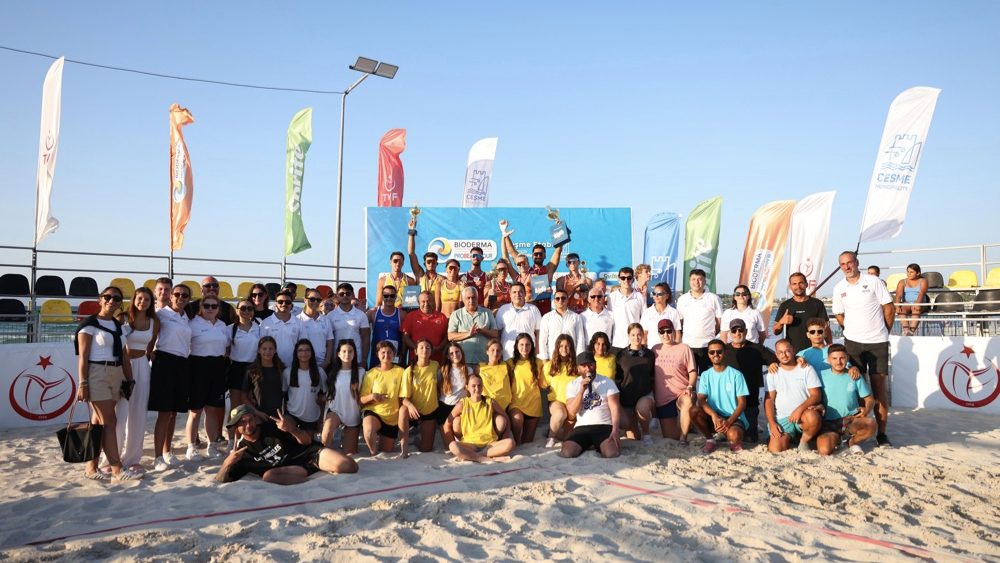Uluslararası plaj voleybolunun kalbi Çeşme’de attı
