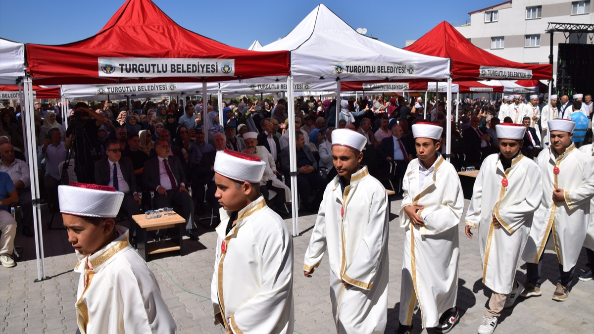 Turgutlu'da 60 öğrenciye hafızlık belgeleri verildi