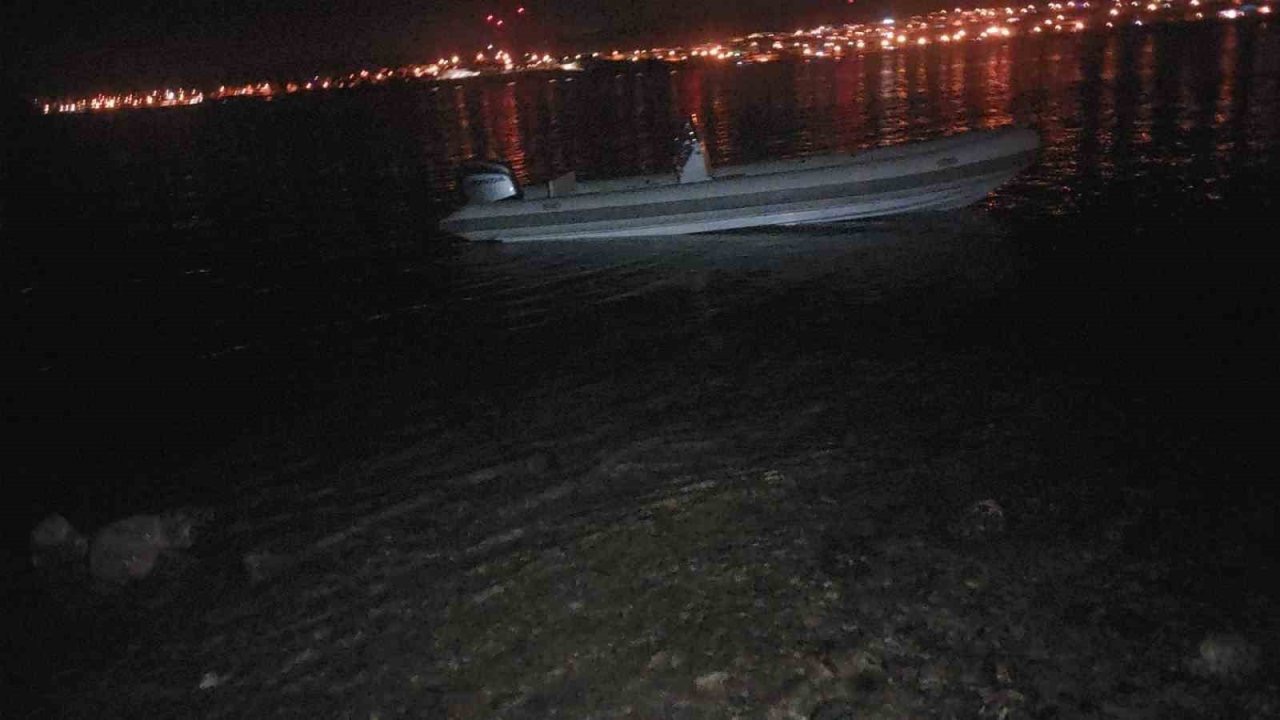 32 kaçak göçmen sahilde yakalandı