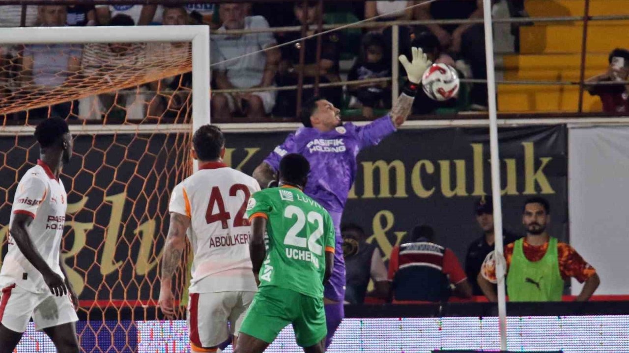 Galatasaray, ligde deplasmanda kalesini gole kapadı
