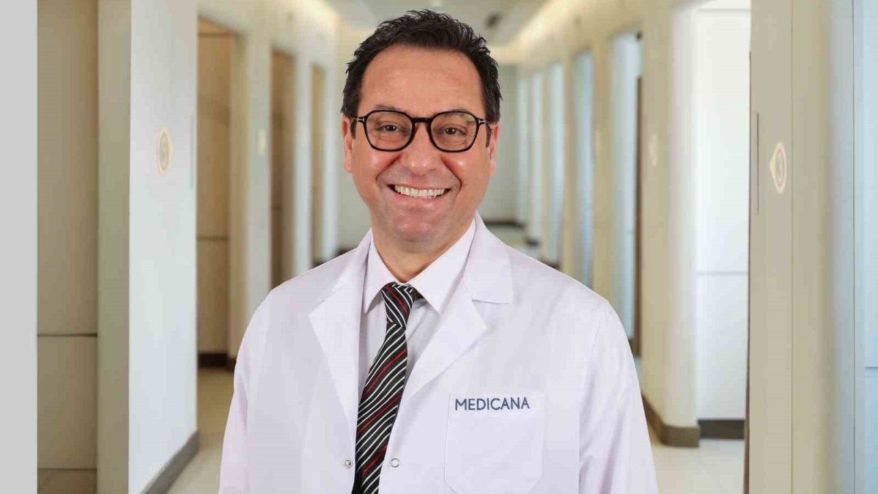 Geçmeyen öksürüğe dikkat, reflü belirtisi olabilir!