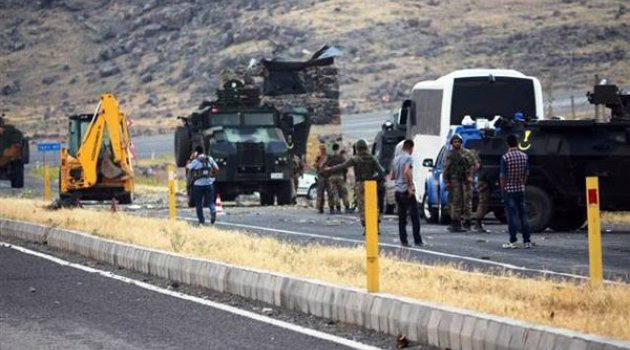 3 şehit, 32 asker yaralı