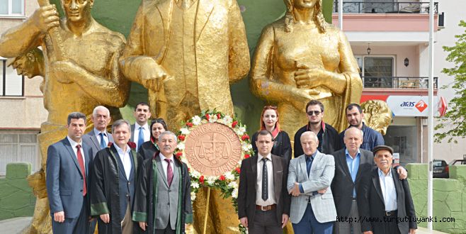 5 Nisan Avukatlar günü kutlandı.