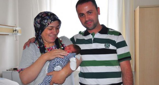 8 yıldır özlem çeken çifte,ikiz bebek sevinci