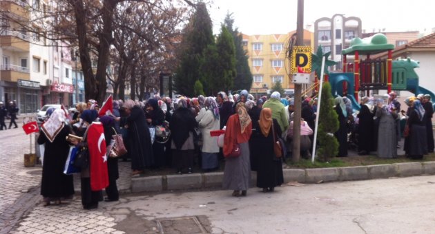 Adliye önünde basın açıklaması için toplanmaya başlandı