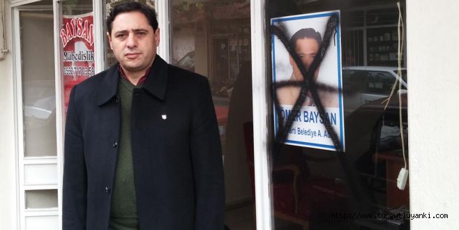 Ak Parti Turgutlu aday adayının posteri boyandı