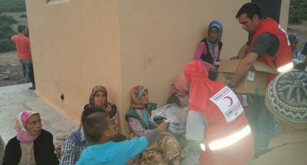 Akhisar Belediyesinden yangın bölgesine destek