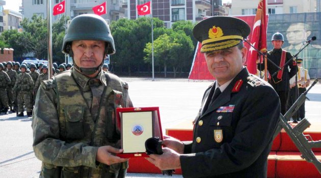 Albay Eryılmaz, Albay Güvenç’ten Sancağı devraldı
