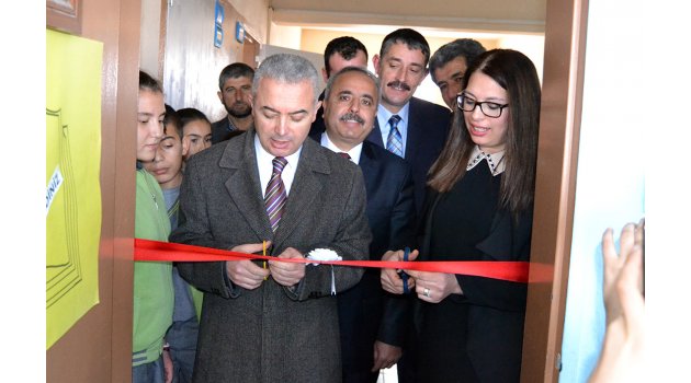 Avşar Ortaokulu’na 2 bin kitaplı kütüphane kazandırıldı