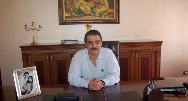 Ayarcı adaylığını pazartesi  günü açıklayacak.