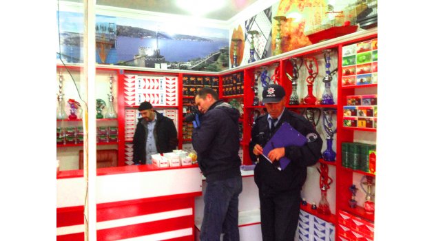 Aynı gece aynı şahsa ait iki dükkana hırsız girdi