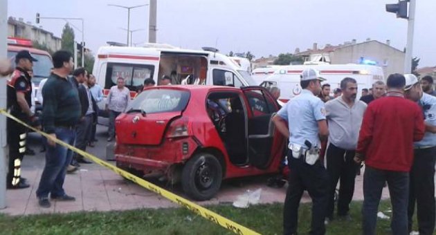 Bayramlaşma dönüşü kaza: 1 ölü, 9 yaralı (yeniden)