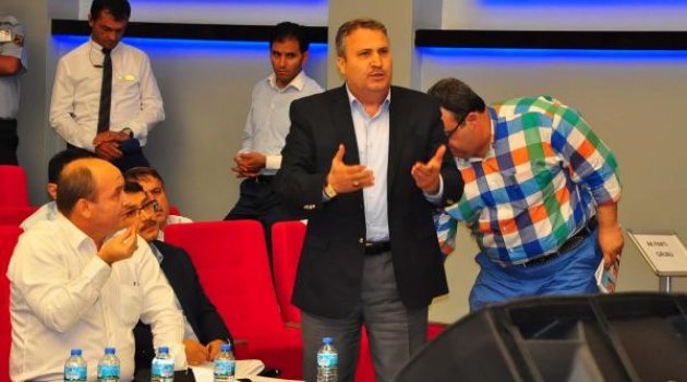Belediye Meclisi'nde gergin toplantı