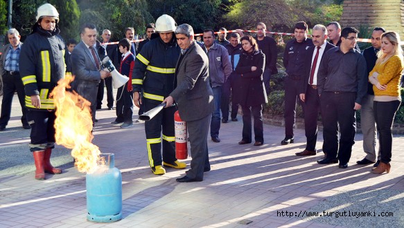 Belediye personeline yangın semineri ve tatbikatı