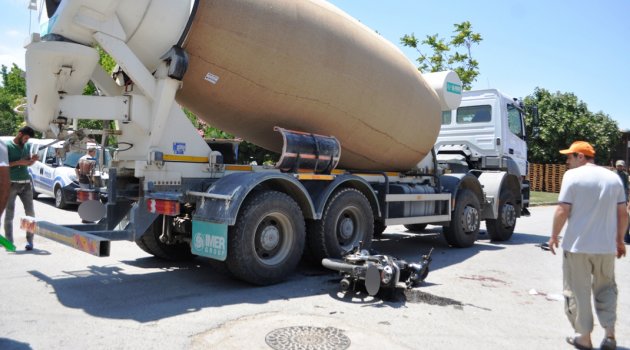 Beton kamyonuyla motosiklet çarpıştı: 1 yaralı