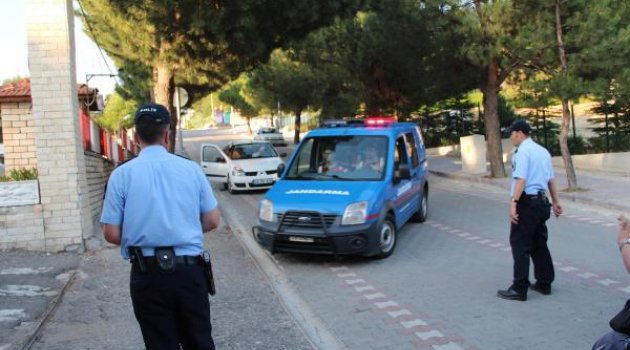 Boğazı kesilen genç kızın erkek arkadaşı ifade için karakola getirildi