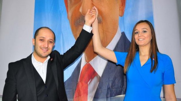 CHP Manisa'da gençlerin yeni başkanı Durbay