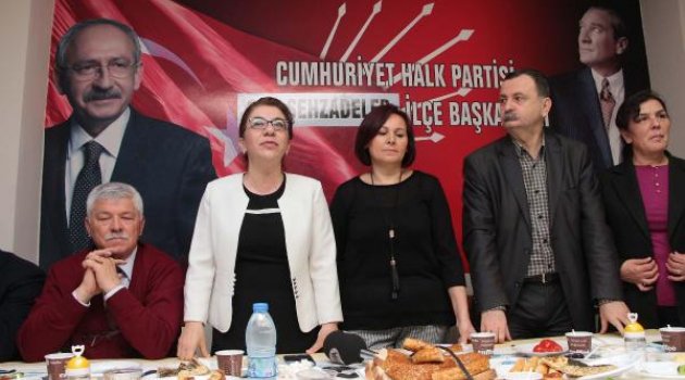 CHP'li kadınlar  8 Mart'ı erken kutladı