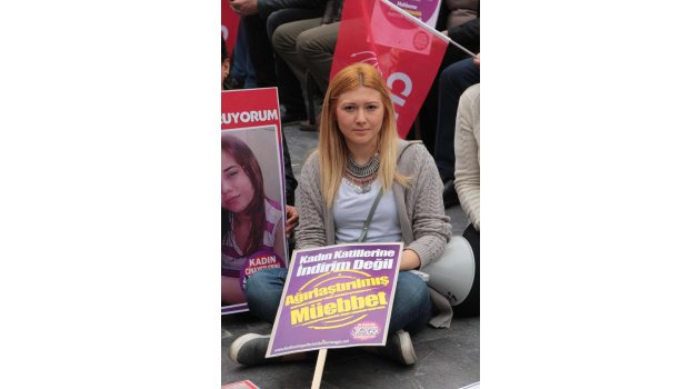 CHP'li kadınlar, 'Özgecan Yasası' için eylem yaptı