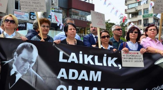 CHP'li kadınlardan laiklik eylemi