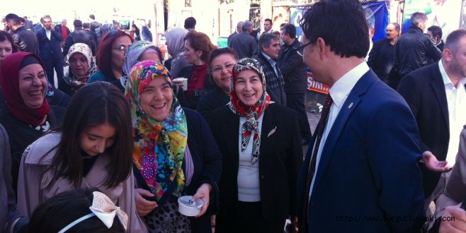 Delegelerden Yamansavci’ya Sevgi Seli