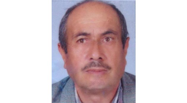 Devrilen traktörün altında kaldı