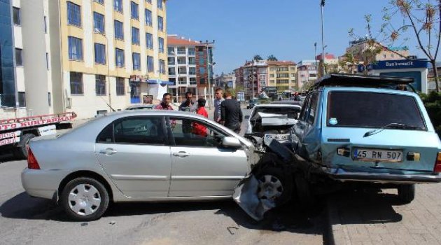 Direksiyon başında kalp krizi geçiren sürücü öldü