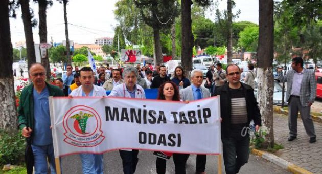 Doktorlardan şiddete hayır eylemi