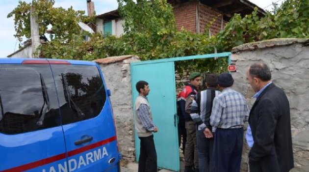Evde tarihi eser kazısına 4 gözaltı