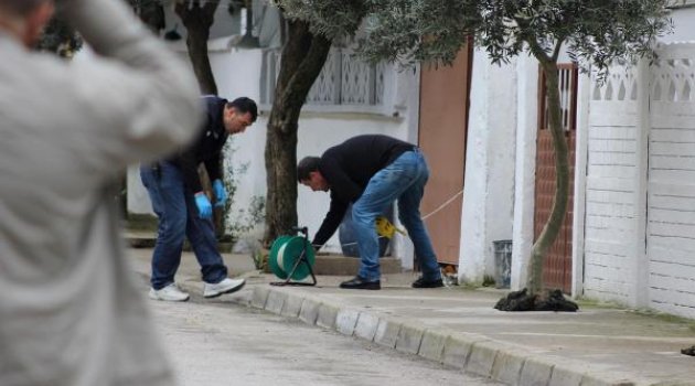 Evin önüne bırakılan şüpheli valiz