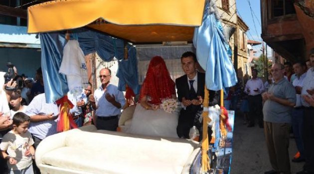 Faytonu gelin arabası yaptı