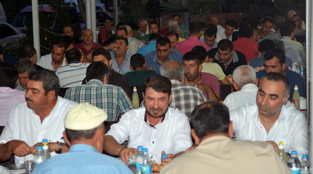 Garaj yönetimi yüzlerce kişiyi iftarda buluşturdu