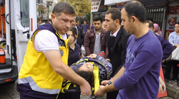 Gelin arabasının çarptığı öğrenci yaralandı