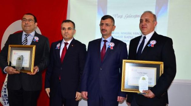 Gelir vergisinde birinci Eyüp Altan