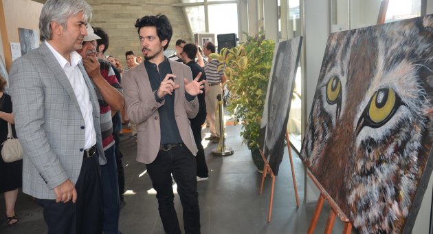 İlk kişisel sergisini açtı