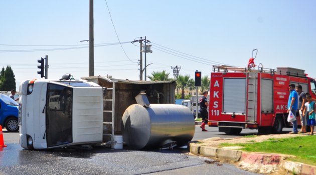 Kamyonet ile süt tankeri çarpıştı: 2 yaralı