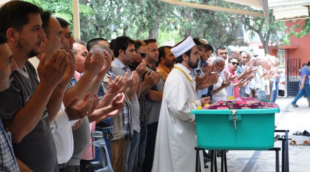 Kansere yenik düşen İmal toprağa verildi