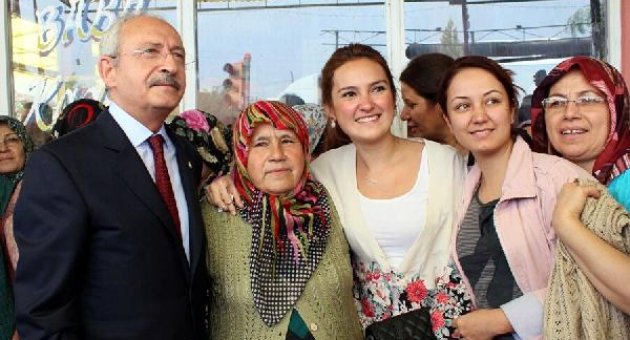 Kılıçdaroğlu'na üzüm üreticisi büyük ilgi gösterdi