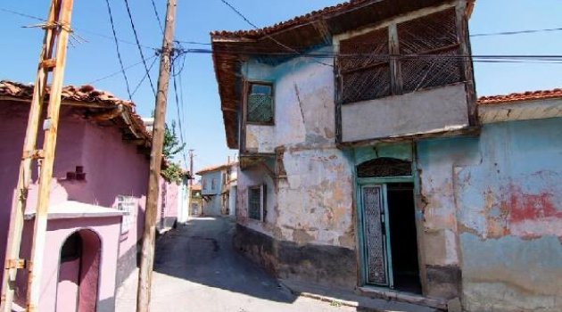 Kula evlerinde restorasyona devam
