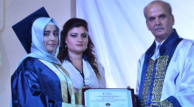 Kula Meslek Yüksekokulu’ndan 400 mezun