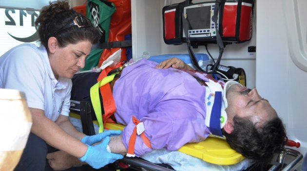 Lastiği patlayan otomobil takla attı : 2’si ağır 3 yaralı